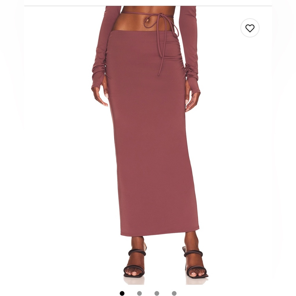 Beautiful skirt with hoop and tie detail